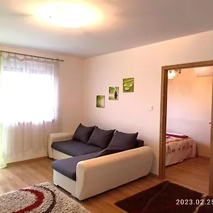  Apartman Nagyerdő - Simonyi út